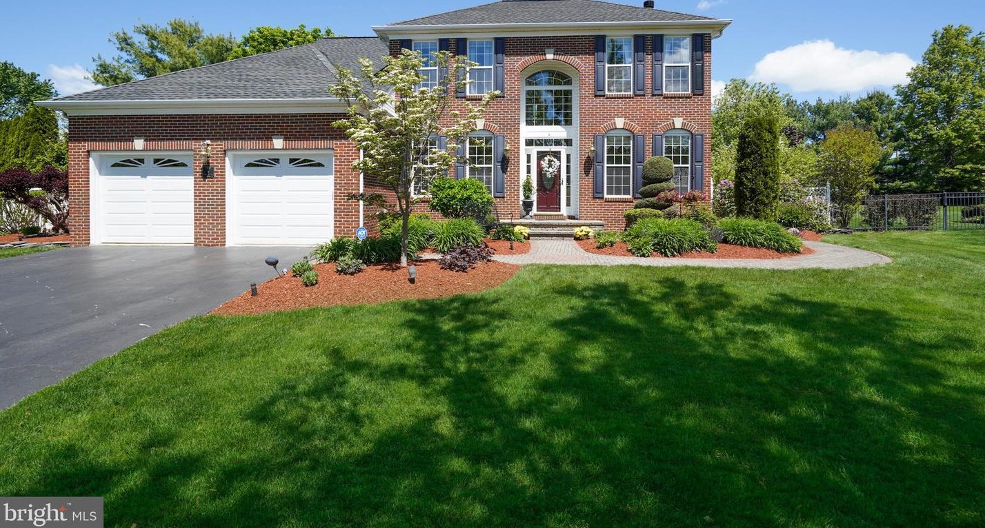 6 Berwick Cir, East Windsor, NJ 08520-2833