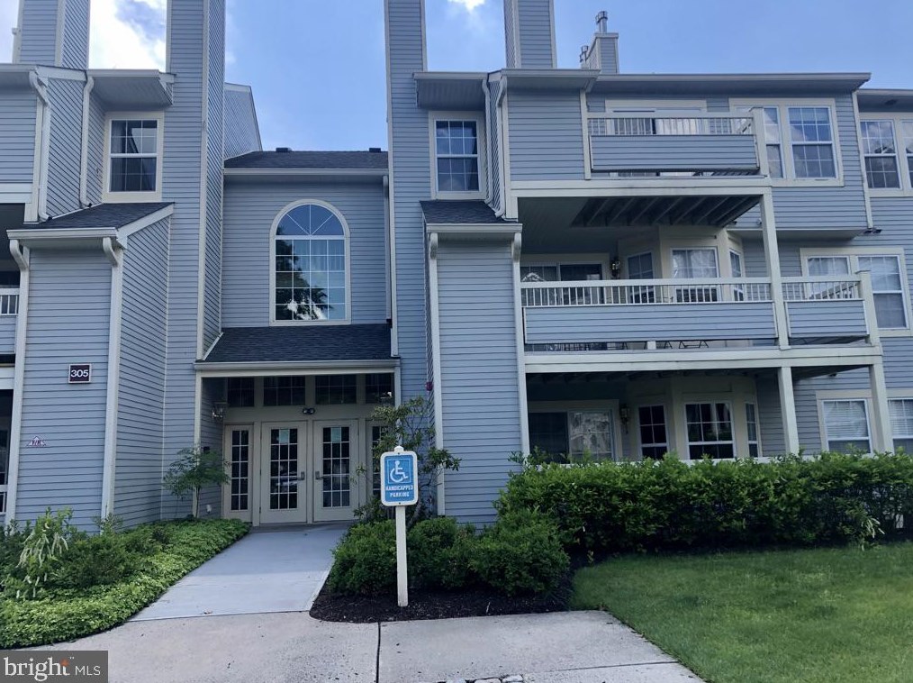 305 Trinity Ct #8, Princeton, NJ 08540