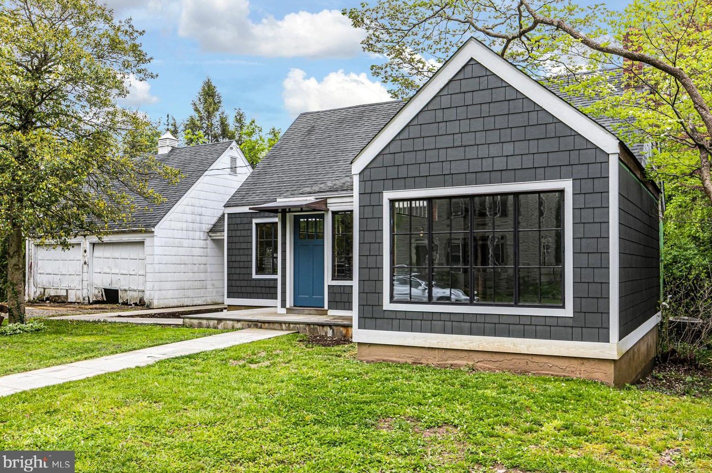 2 Voorhees Ave, Hopewell Township, NJ 08525-1711