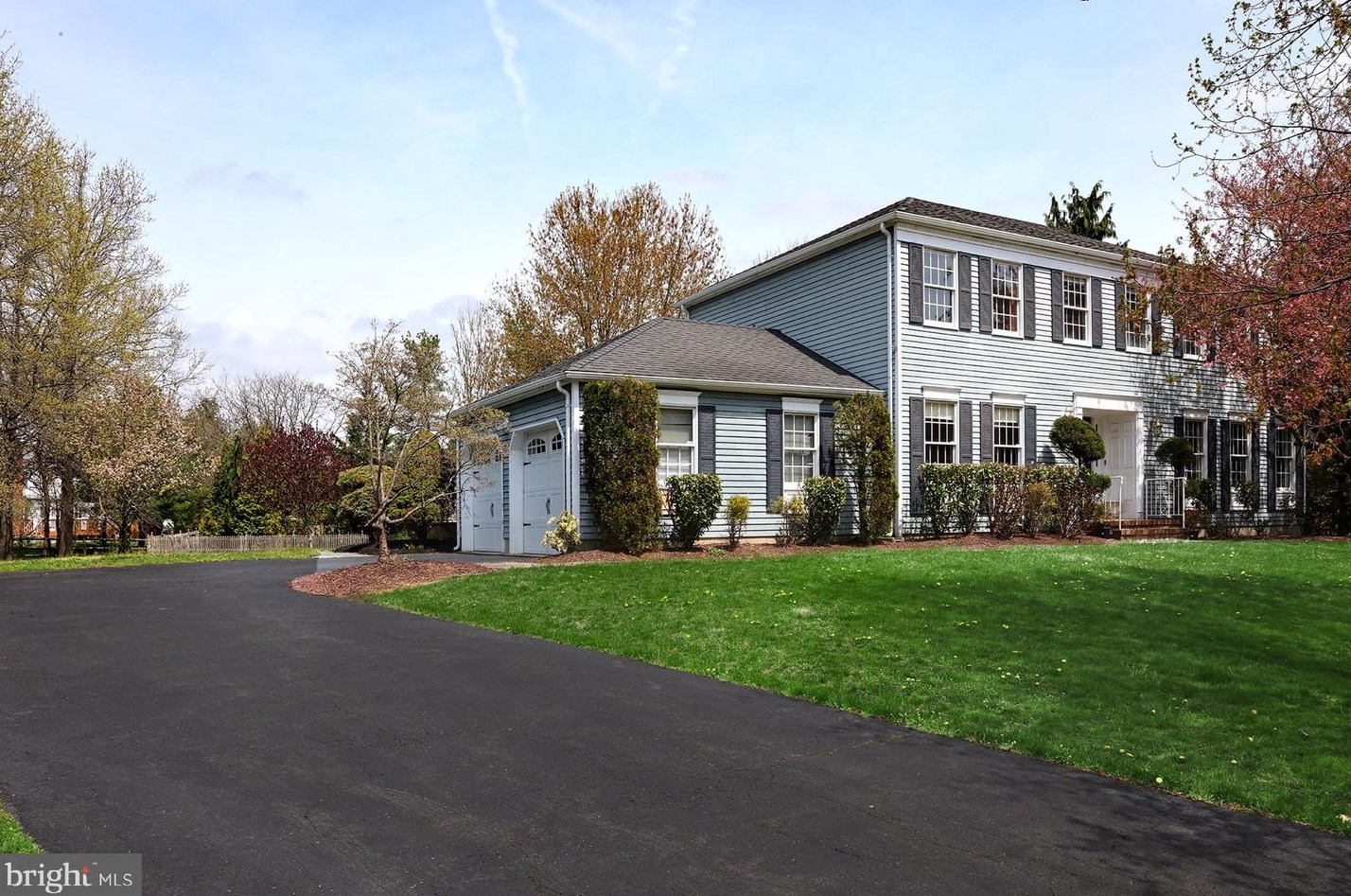 3 Cranston Ct, W Windsor Township, NJ 08550