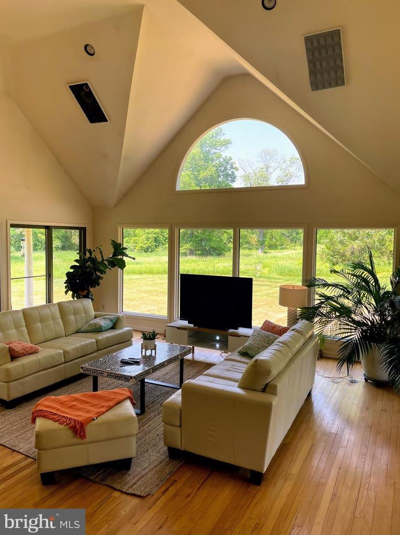 9 Kimberly Ct, Princeton, NJ 08540
