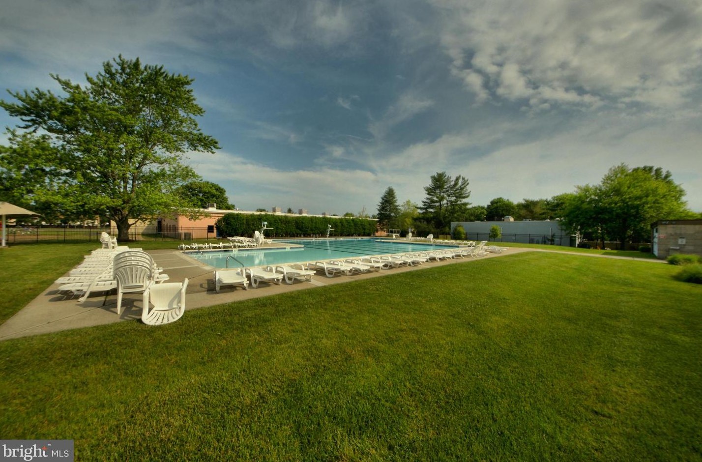 159 Henderson Pl, East Windsor NJ  08520-5708 exterior