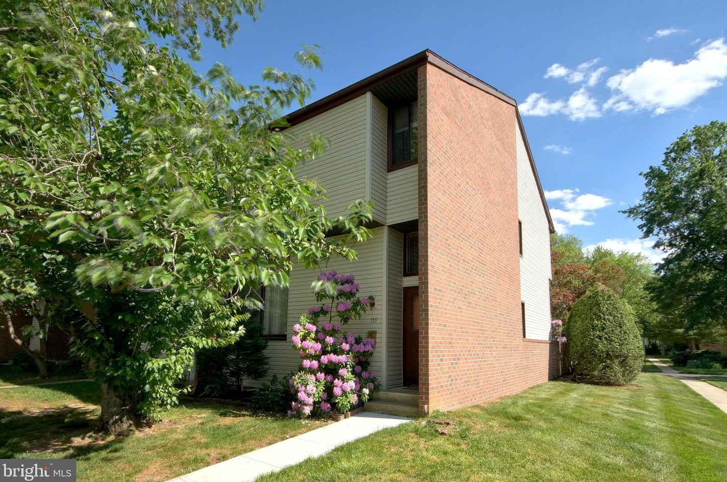 159 Henderson Pl, East Windsor, NJ 08520-5708