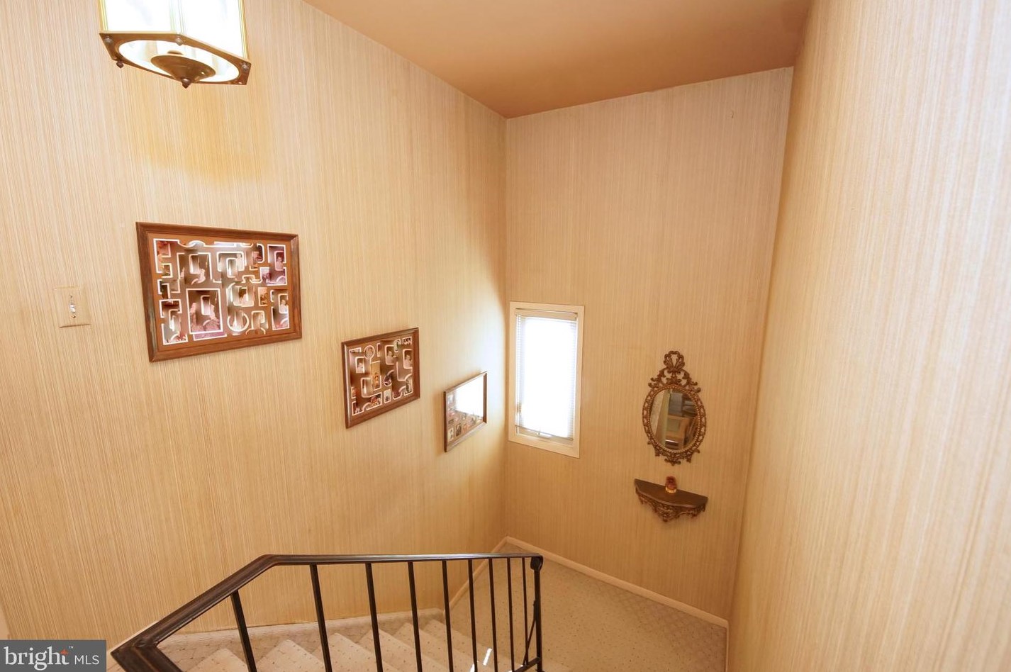 159 Henderson Pl, East Windsor NJ  08520-5708 exterior