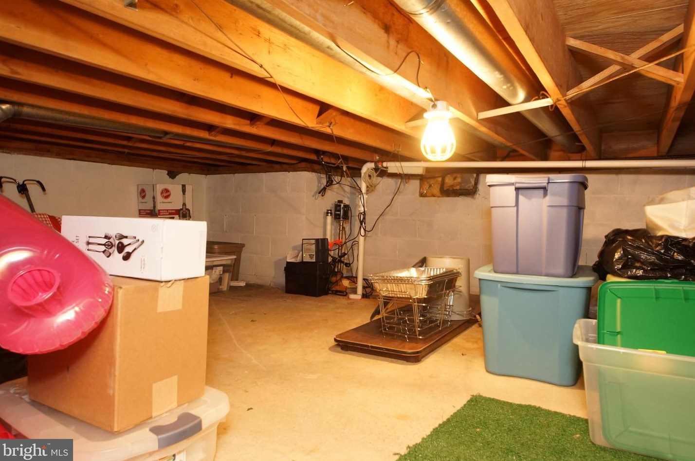 159 Henderson Pl, East Windsor NJ  08520-5708 exterior