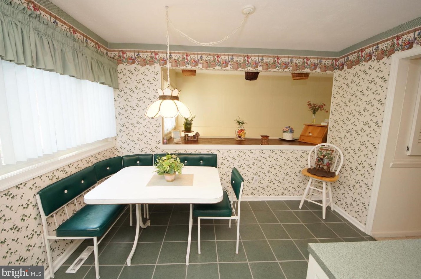 159 Henderson Pl, East Windsor NJ  08520-5708 exterior