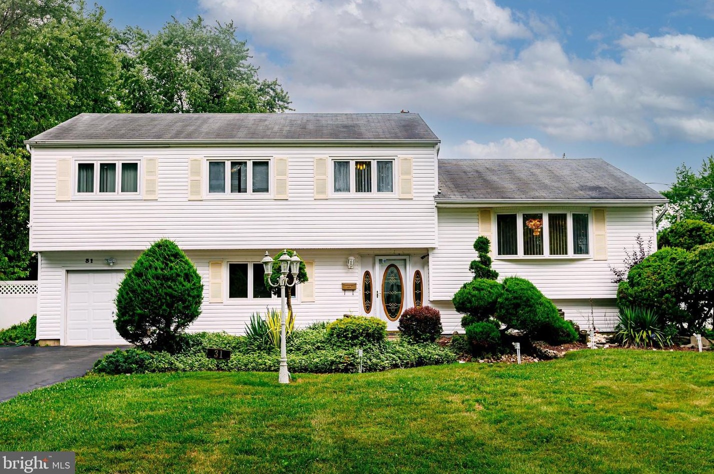 31 Cornell Pl, Millstone Township, NJ 07726-3632