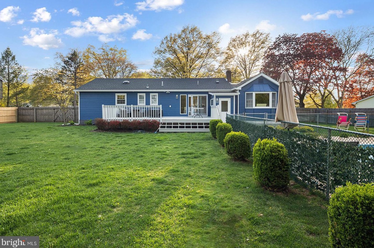 22 Danemar Dr, Middletown, NJ 07748