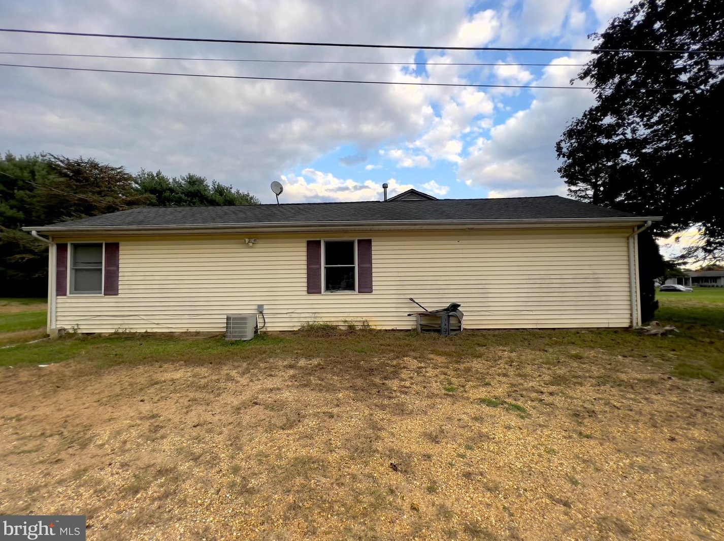 160 Oakland Mills Rd, Millstone Township, NJ 07726-8604