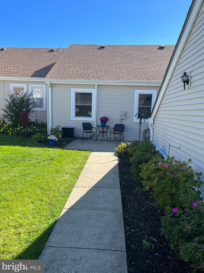 103 Broadgate Ct #d, East Freehold, NJ 07728