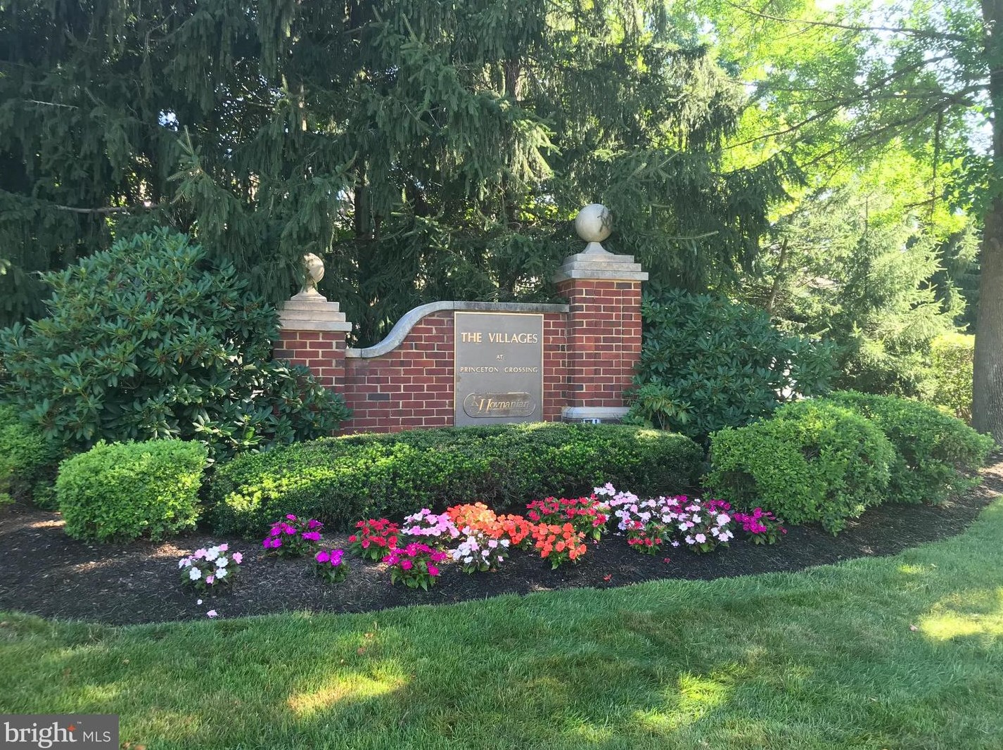 18 Wayne Ct, Plainsboro, NJ 08536