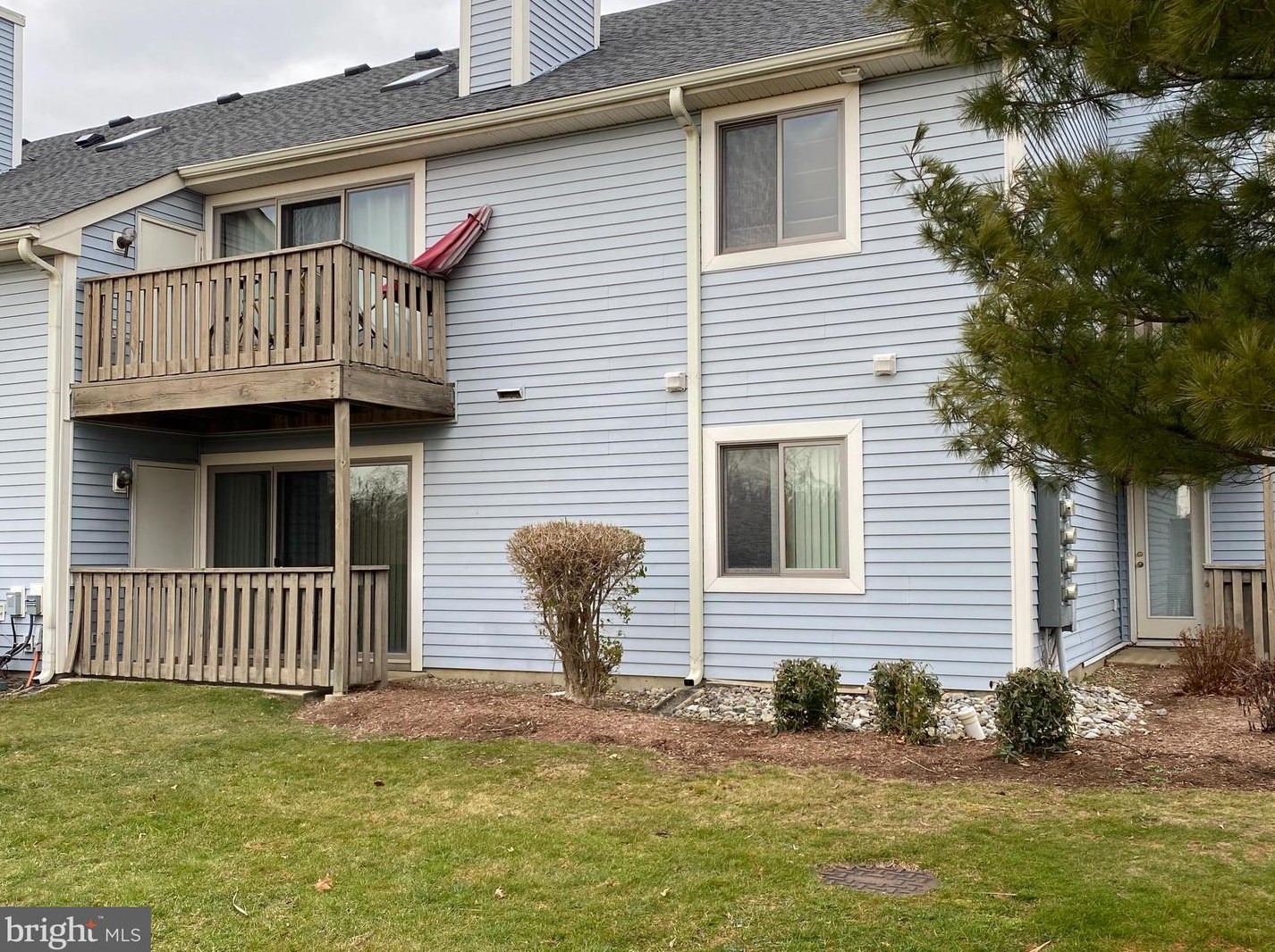 803 Aspen Dr, Plainsboro, NJ 08536-3607