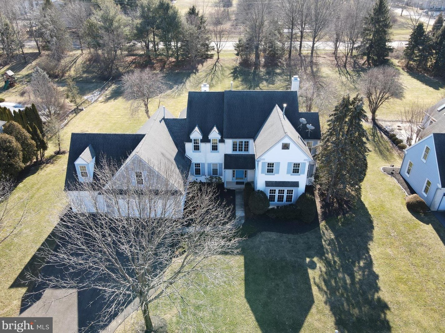 37 Kinglet Dr, East Windsor, NJ 08512-2130