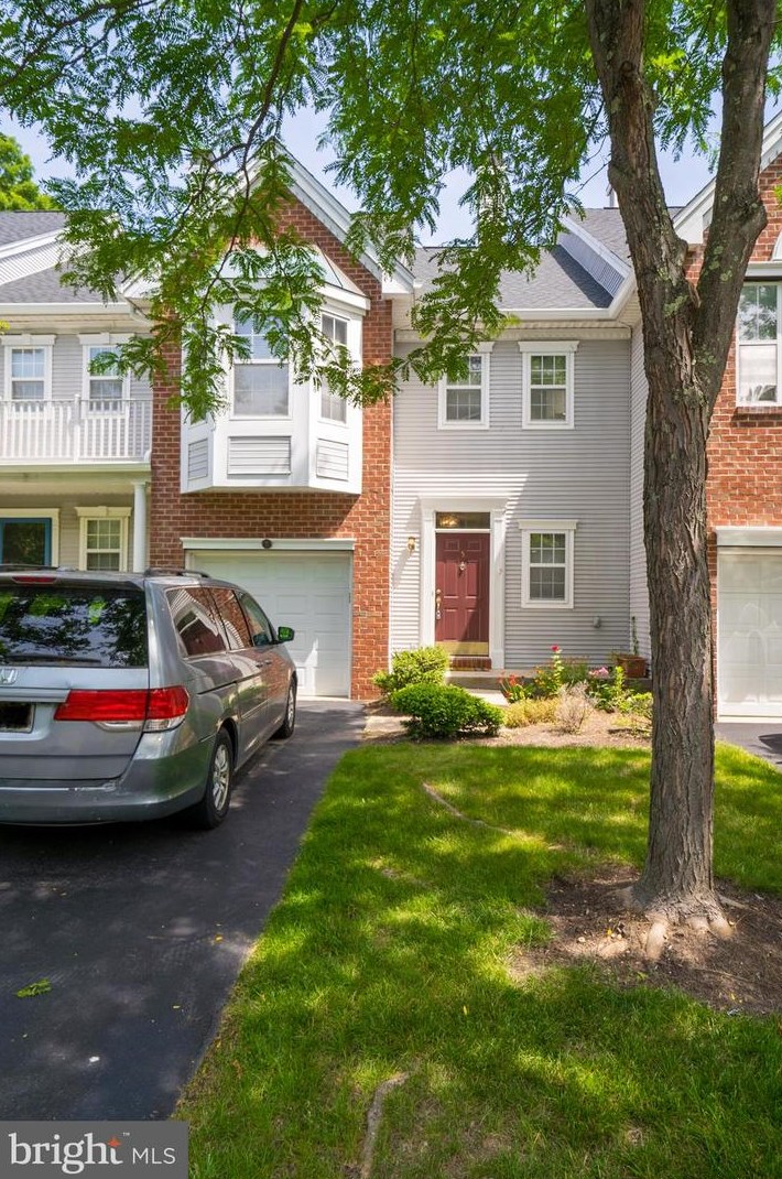 5 Hopkins Ct, Plainsboro, NJ 08536-2026