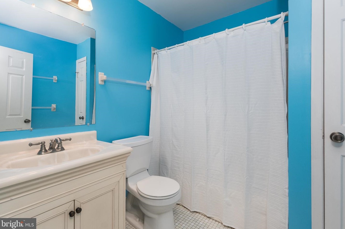 69 Thoreau Dr, Plainsboro NJ 08536-3034 exterior