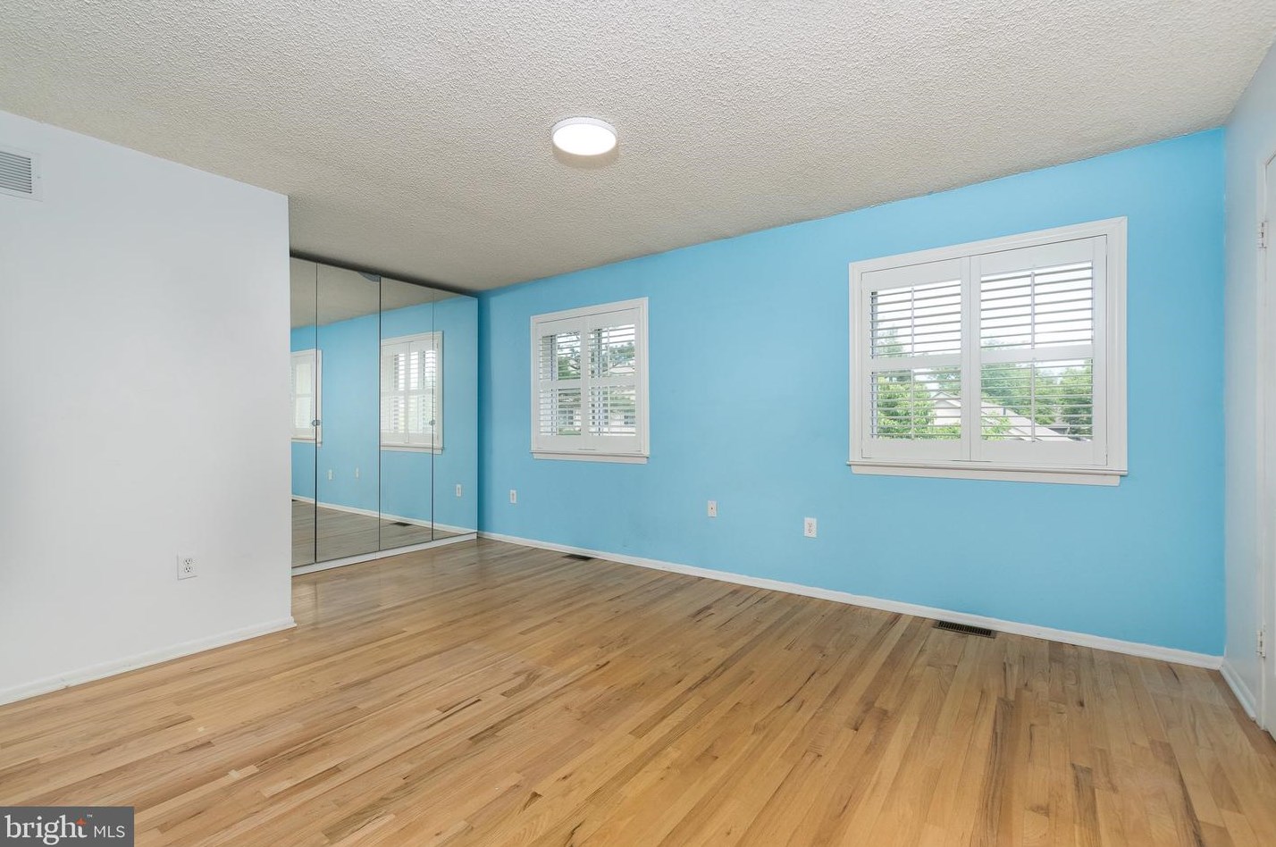 69 Thoreau Dr, Plainsboro NJ 08536-3034 exterior