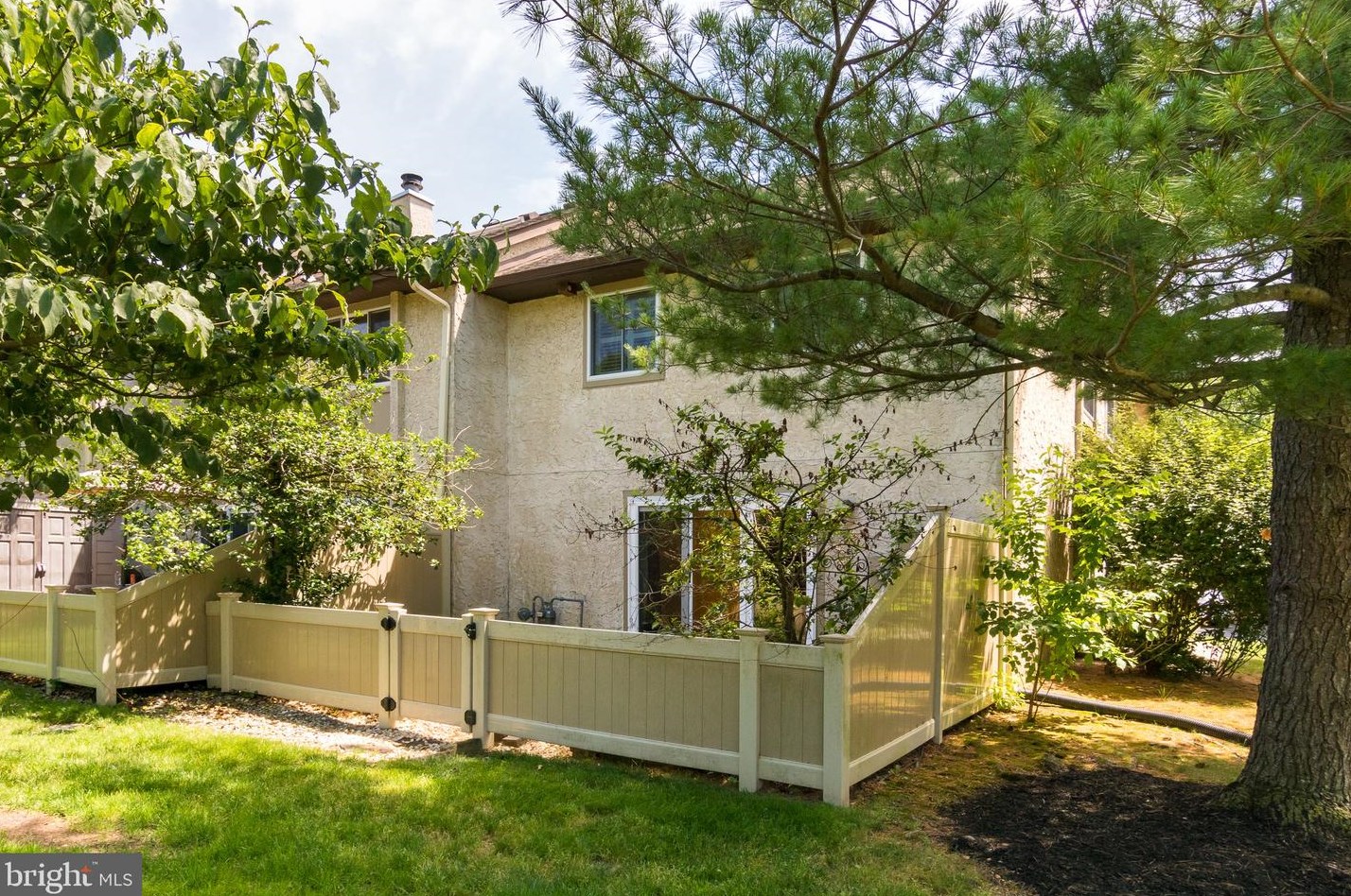 69 Thoreau Dr, Plainsboro NJ 08536-3034 exterior