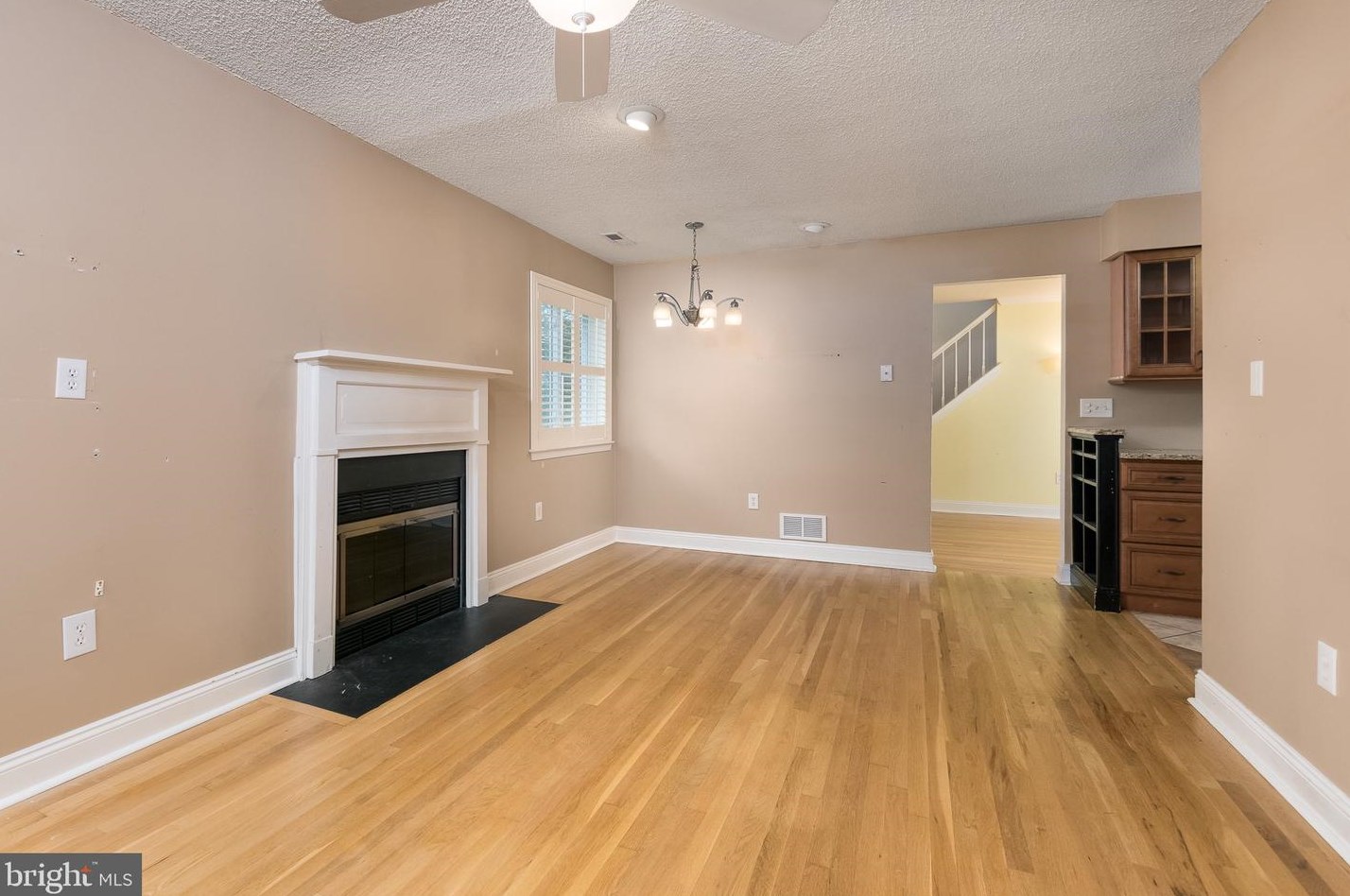 69 Thoreau Dr, Plainsboro NJ 08536-3034 exterior