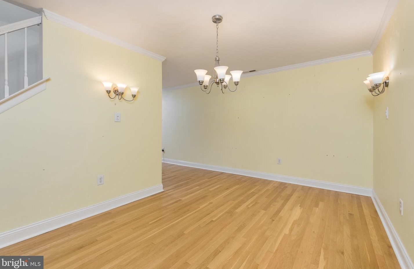 69 Thoreau Dr, Plainsboro NJ 08536-3034 exterior