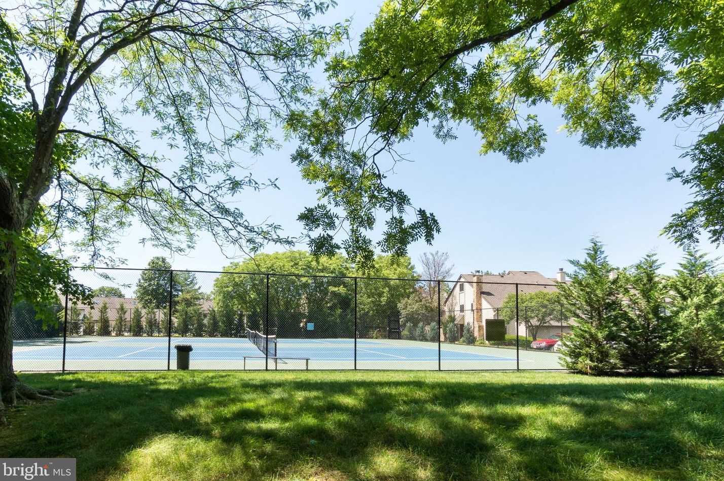 69 Thoreau Dr, Plainsboro NJ 08536-3034 exterior