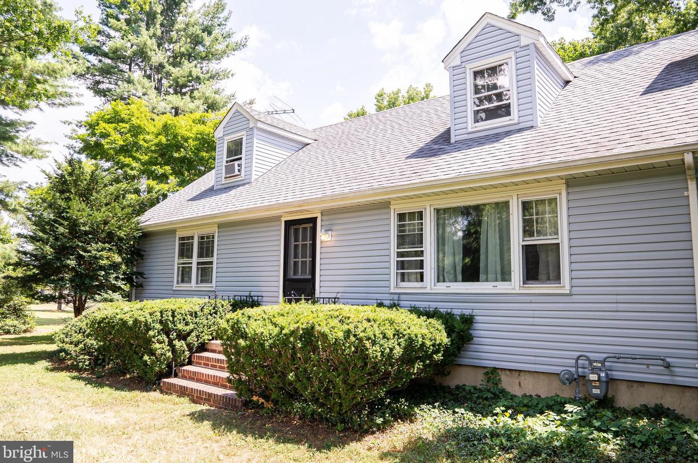 65 Scotts Corner Rd, East Windsor, NJ 08512-2106