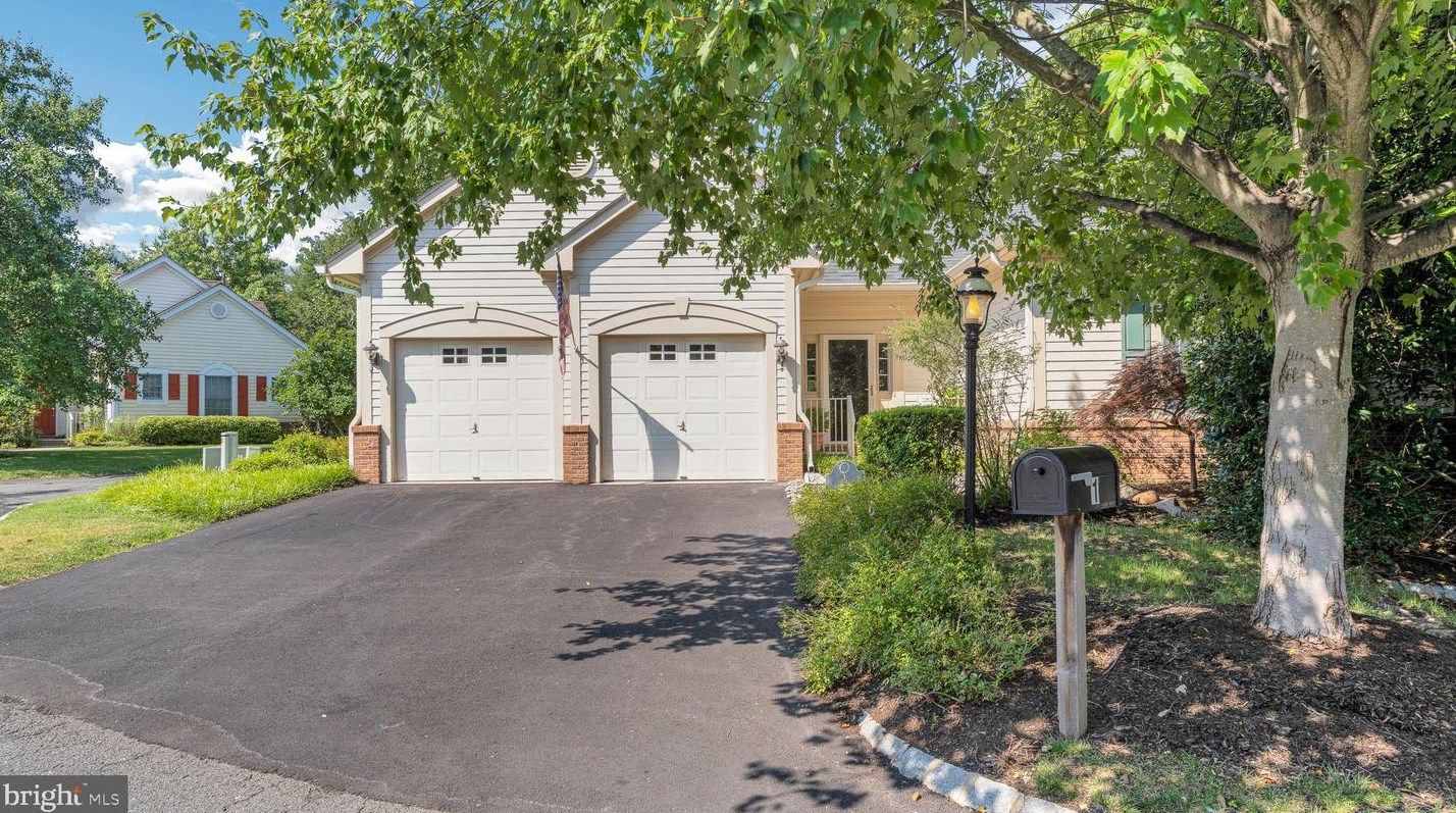 1 Azalea Ct, Princeton, NJ 08540