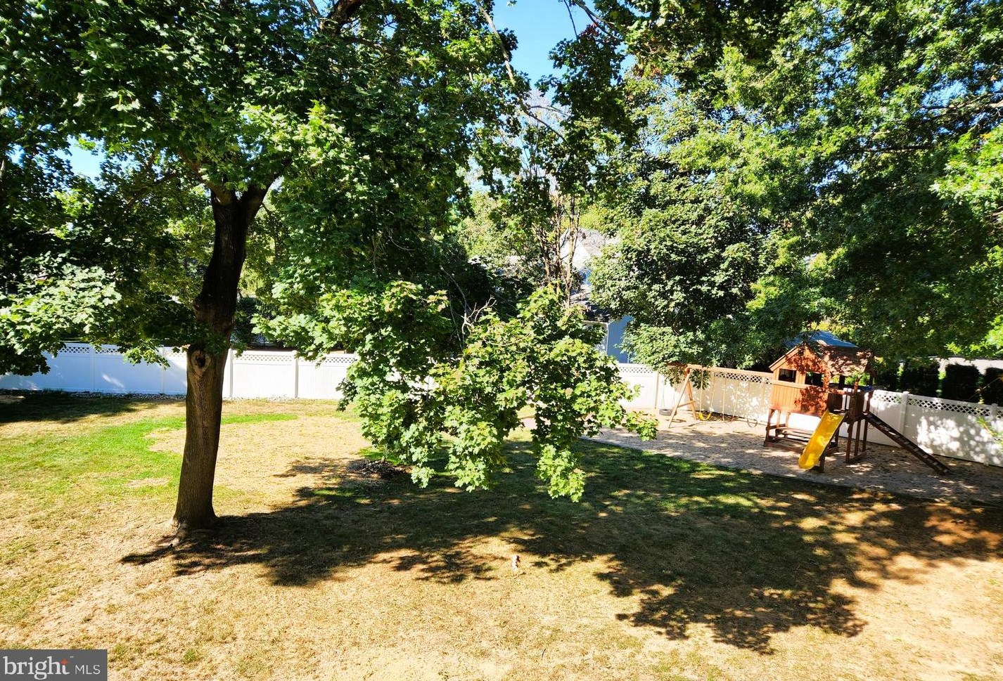 13 Helen Dr, South Brunswick, NJ 08810-1306