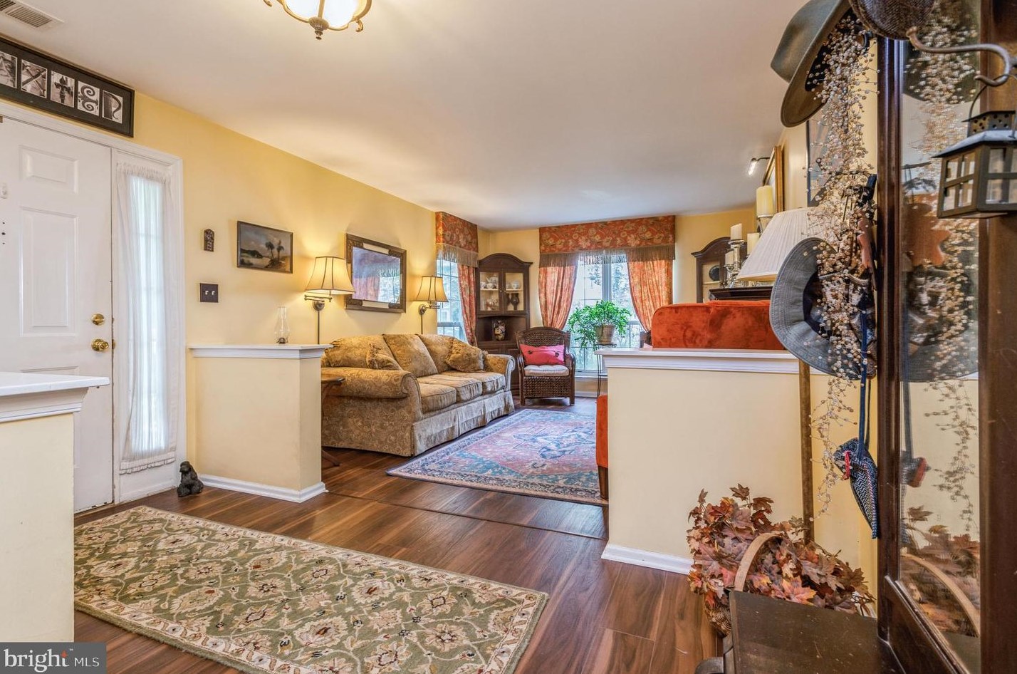 12 Henry Ct, Plainsboro, NJ 08536-2038