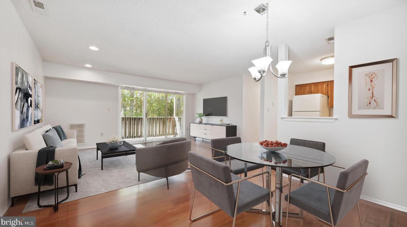 1719 Aspen Dr, Plainsboro NJ  08536-3618 exterior