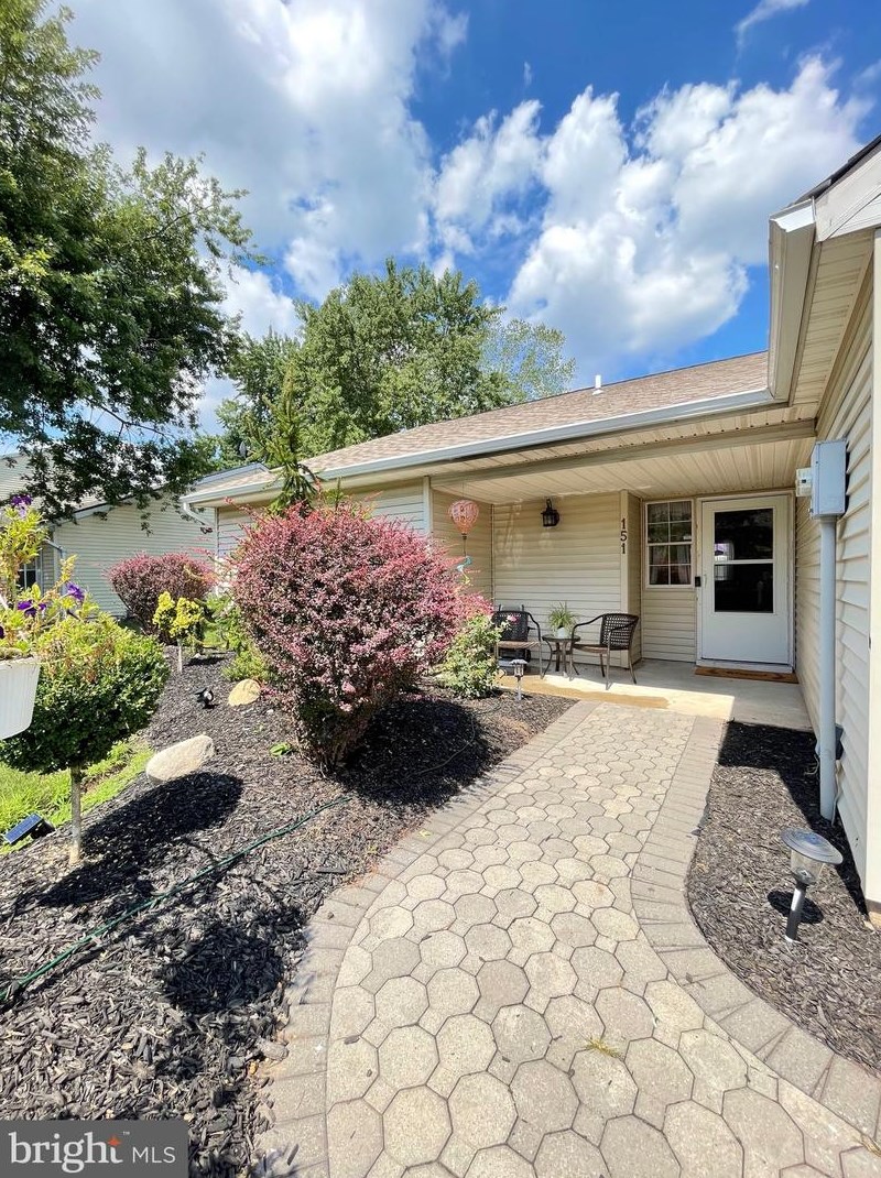 151 Zwolak Ct, South Plainfield, NJ 07080