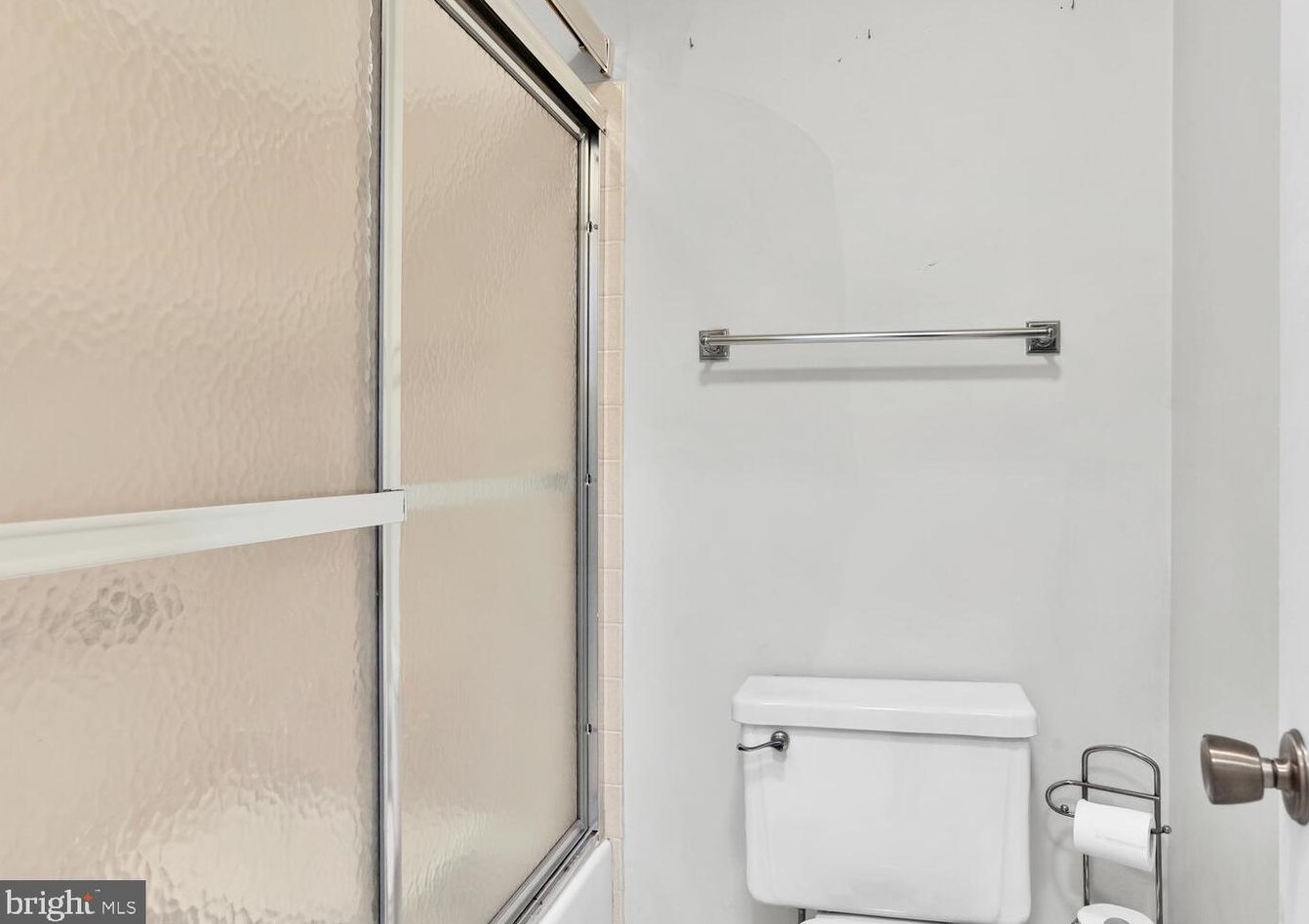 369 Metuchen Dr, Monroe Twp NJ exterior