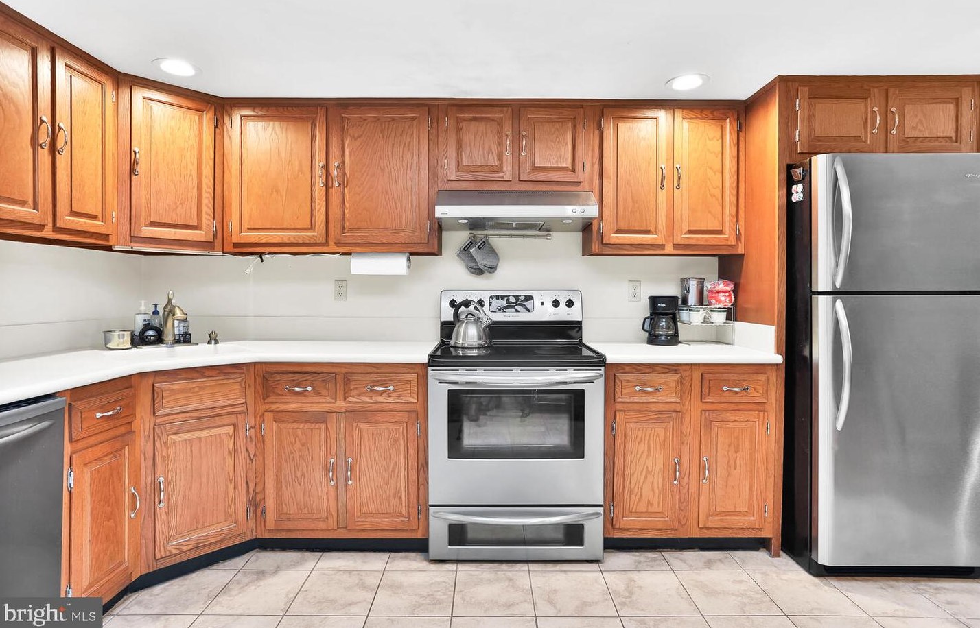 369 Metuchen Dr, Monroe Twp NJ exterior