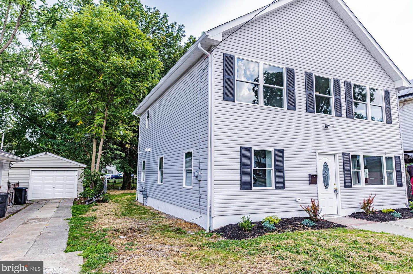 7 Sheridan St, Monroe Twp NJ  08831-1212 exterior