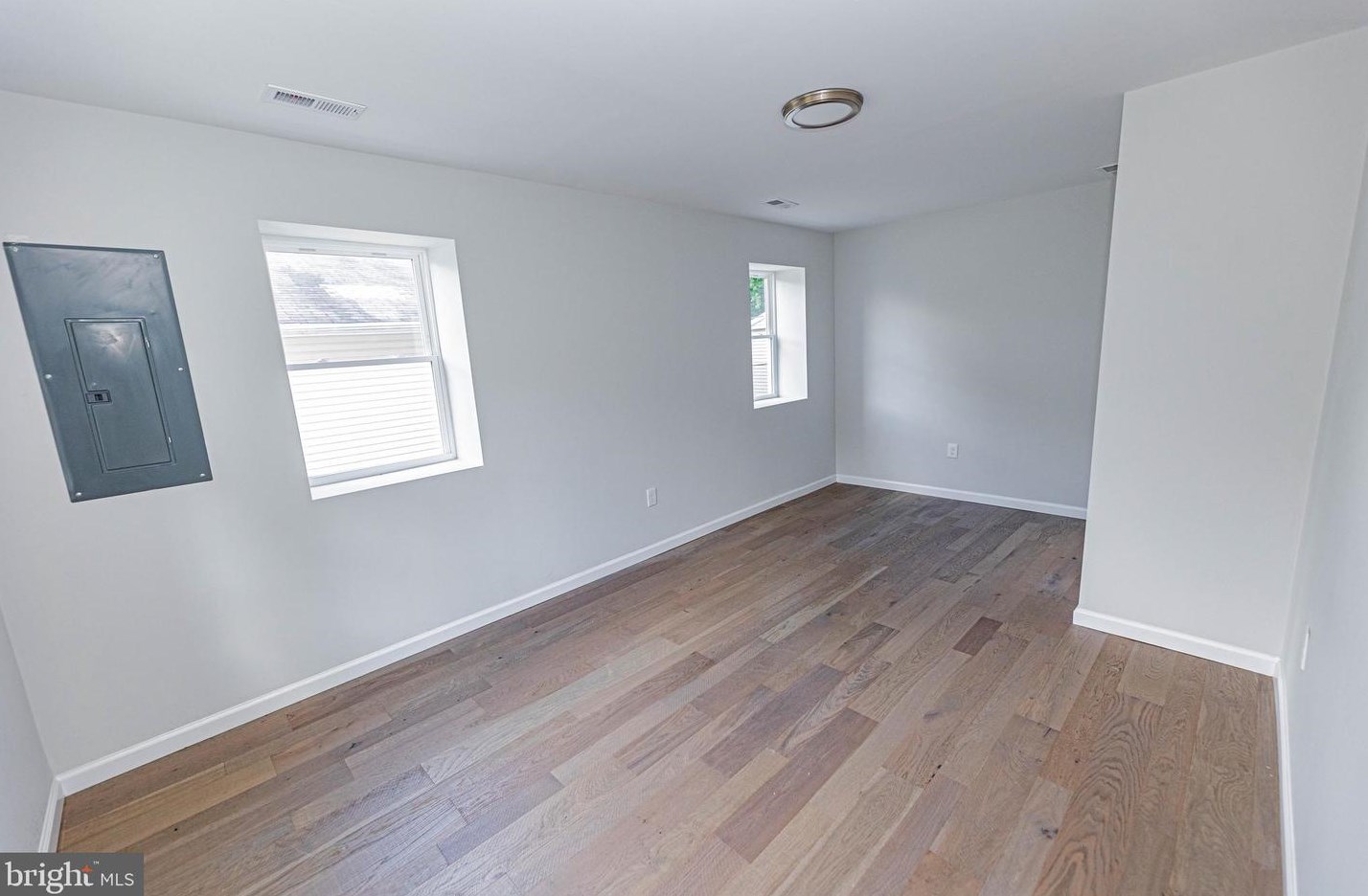 7 Sheridan St, Monroe Twp NJ  08831-1212 exterior