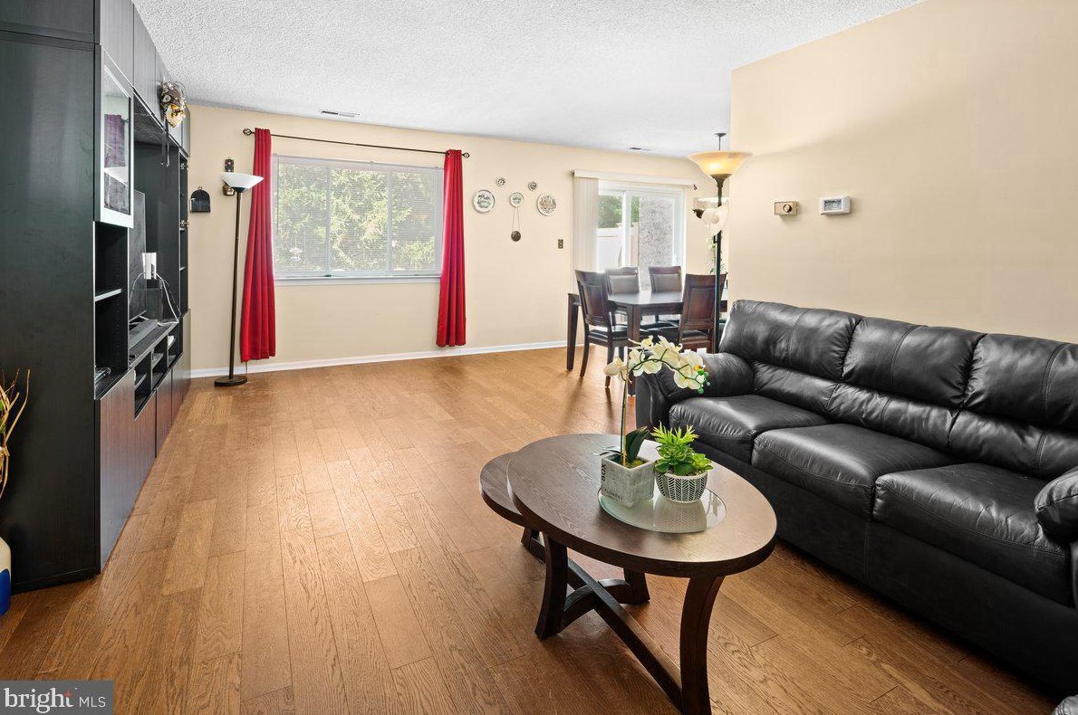 43 Thoreau Dr, Plainsboro NJ  08536-3020 exterior