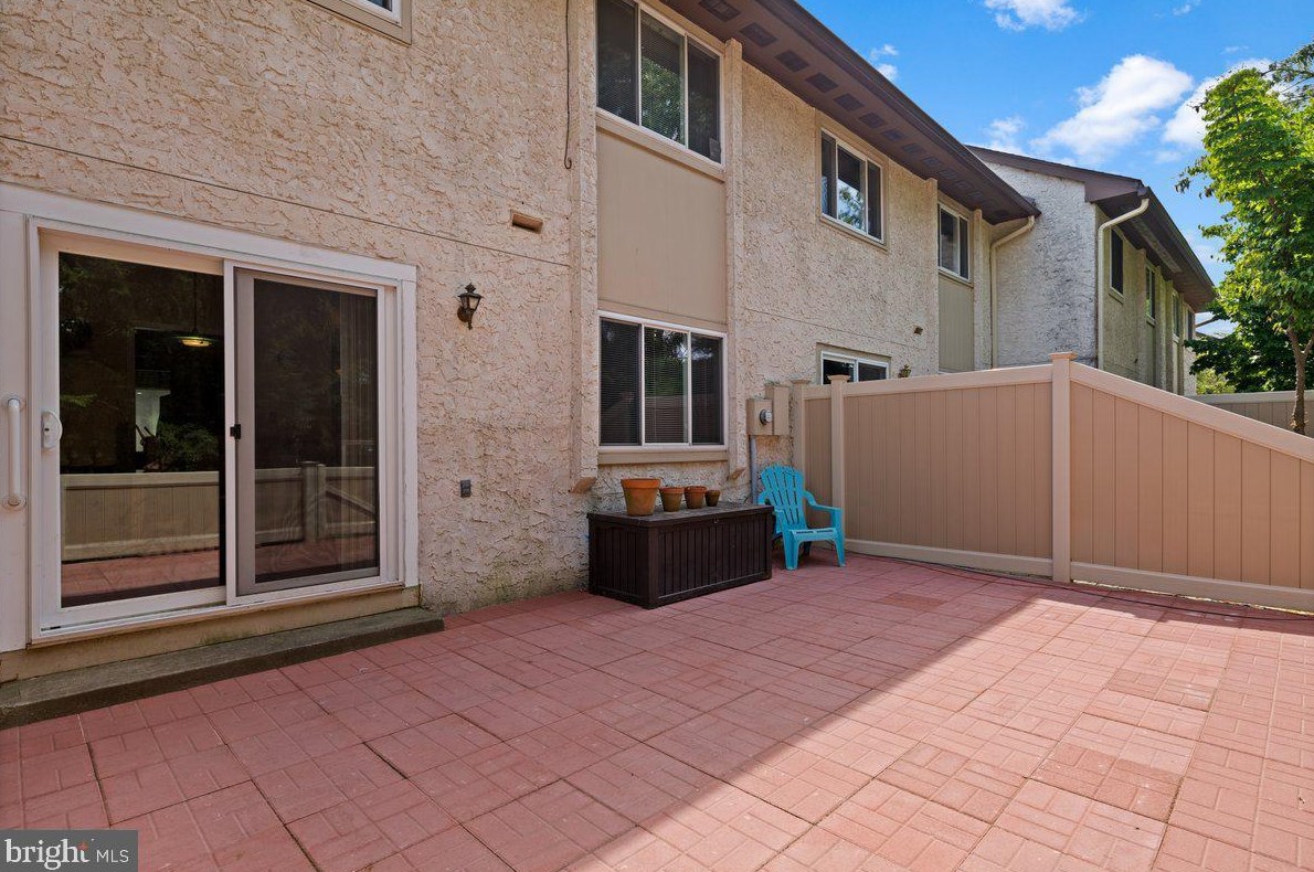 43 Thoreau Dr, Plainsboro NJ  08536-3020 exterior