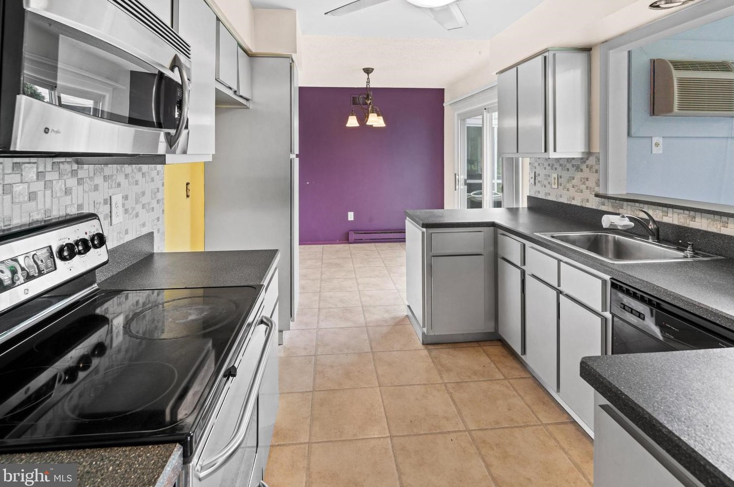 432 Andover Dr, Monroe Twp NJ 08831-7612 exterior