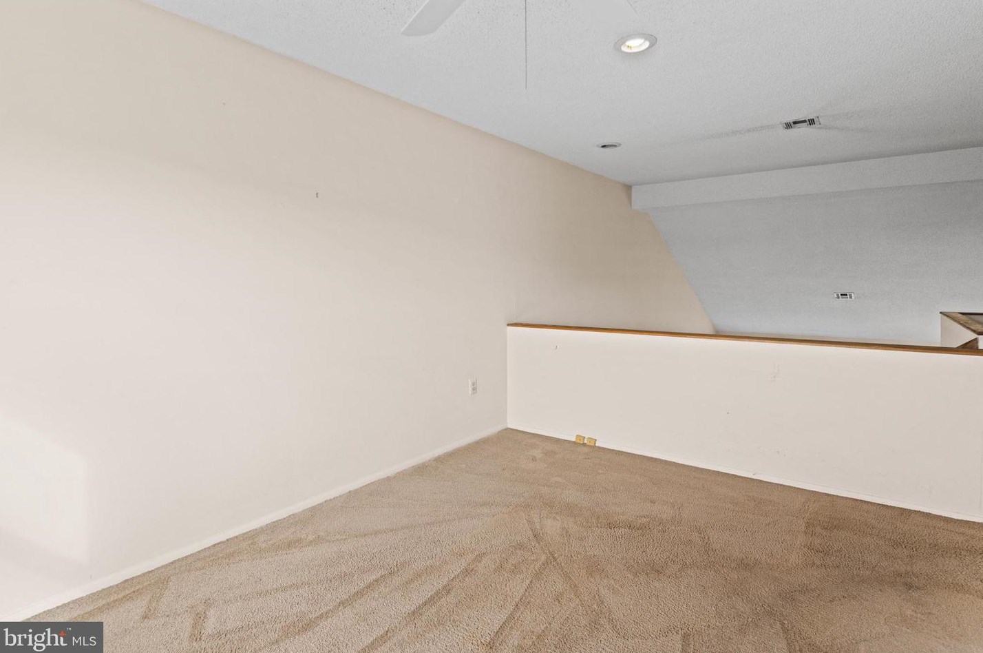 432 Andover Dr, Monroe Twp NJ 08831-7612 exterior