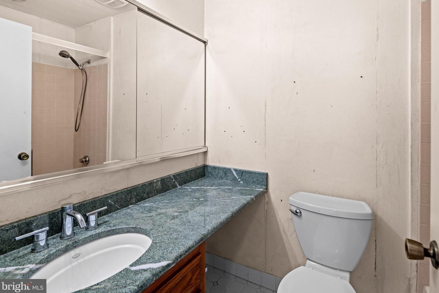 432 Andover Dr, Monroe Twp NJ 08831-7612 exterior