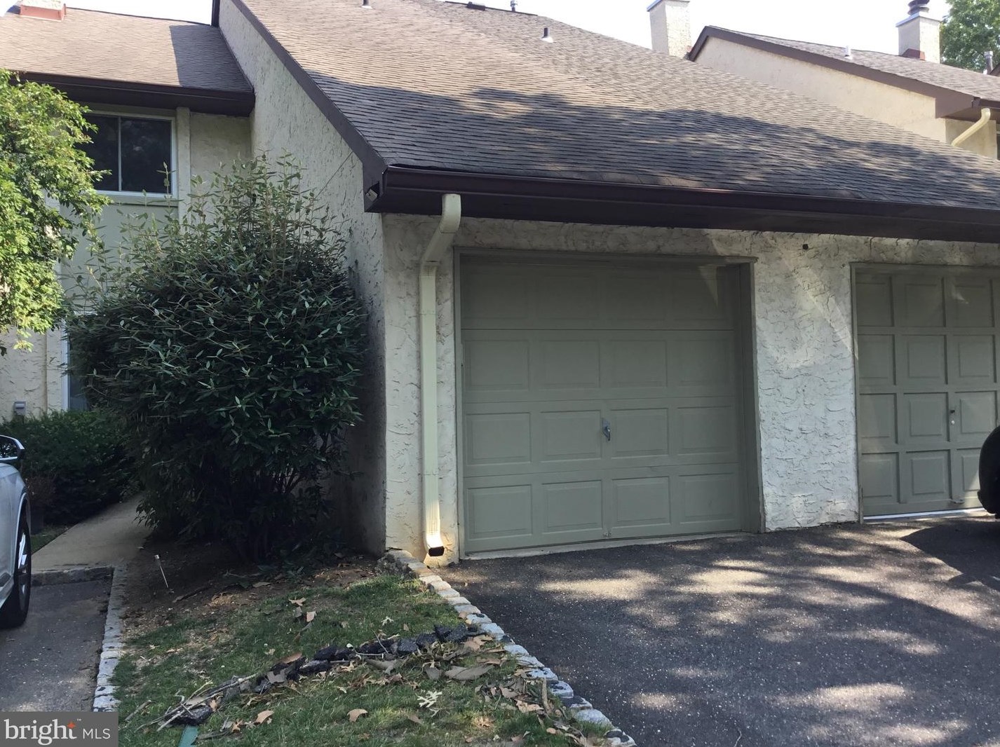 95 Thoreau Dr, Plainsboro NJ  08536-3035 exterior