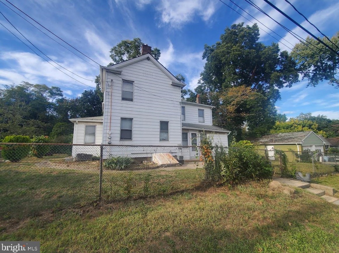 33 Stockton Ave, Monroe Twp, NJ 08831-1243