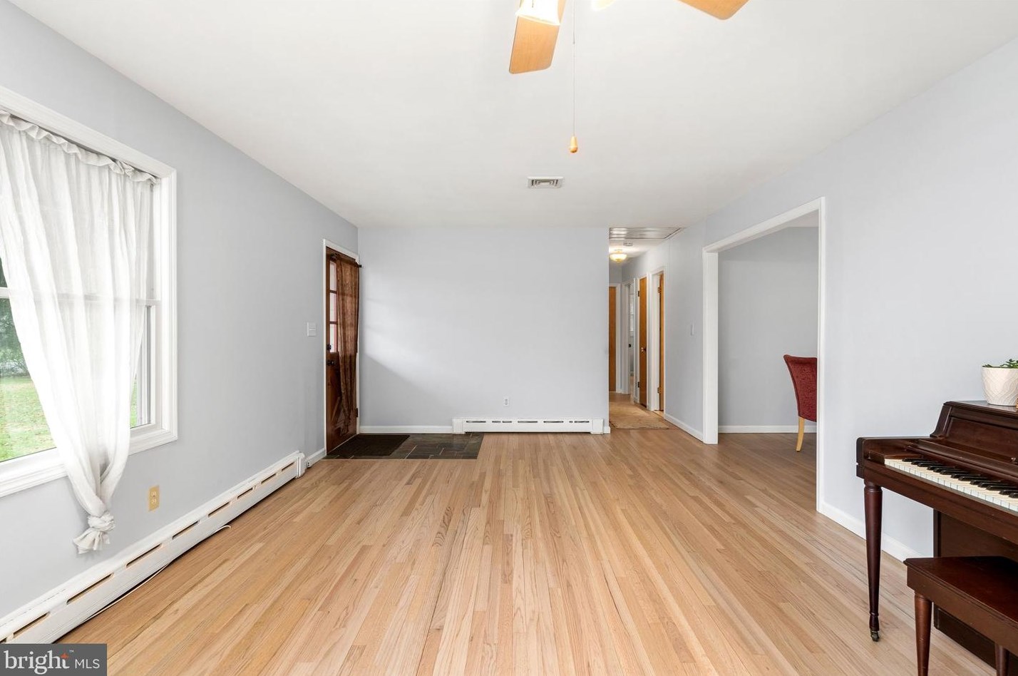 4 Eiker Rd, East Windsor, NJ 08512