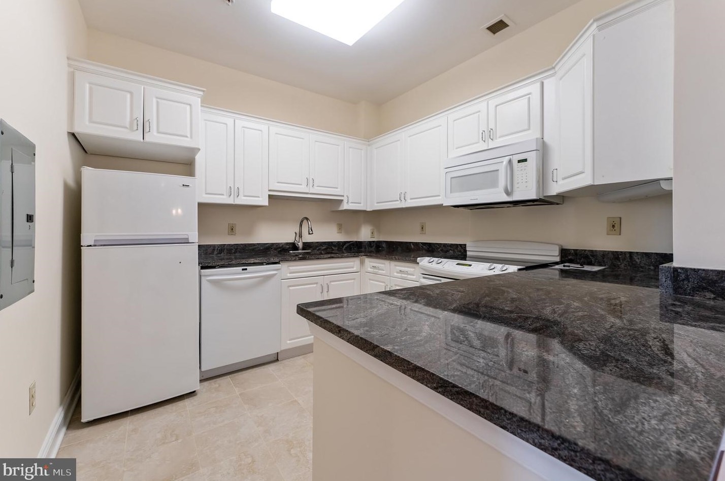 2124 Windrow Dr, Princeton, NJ 08540