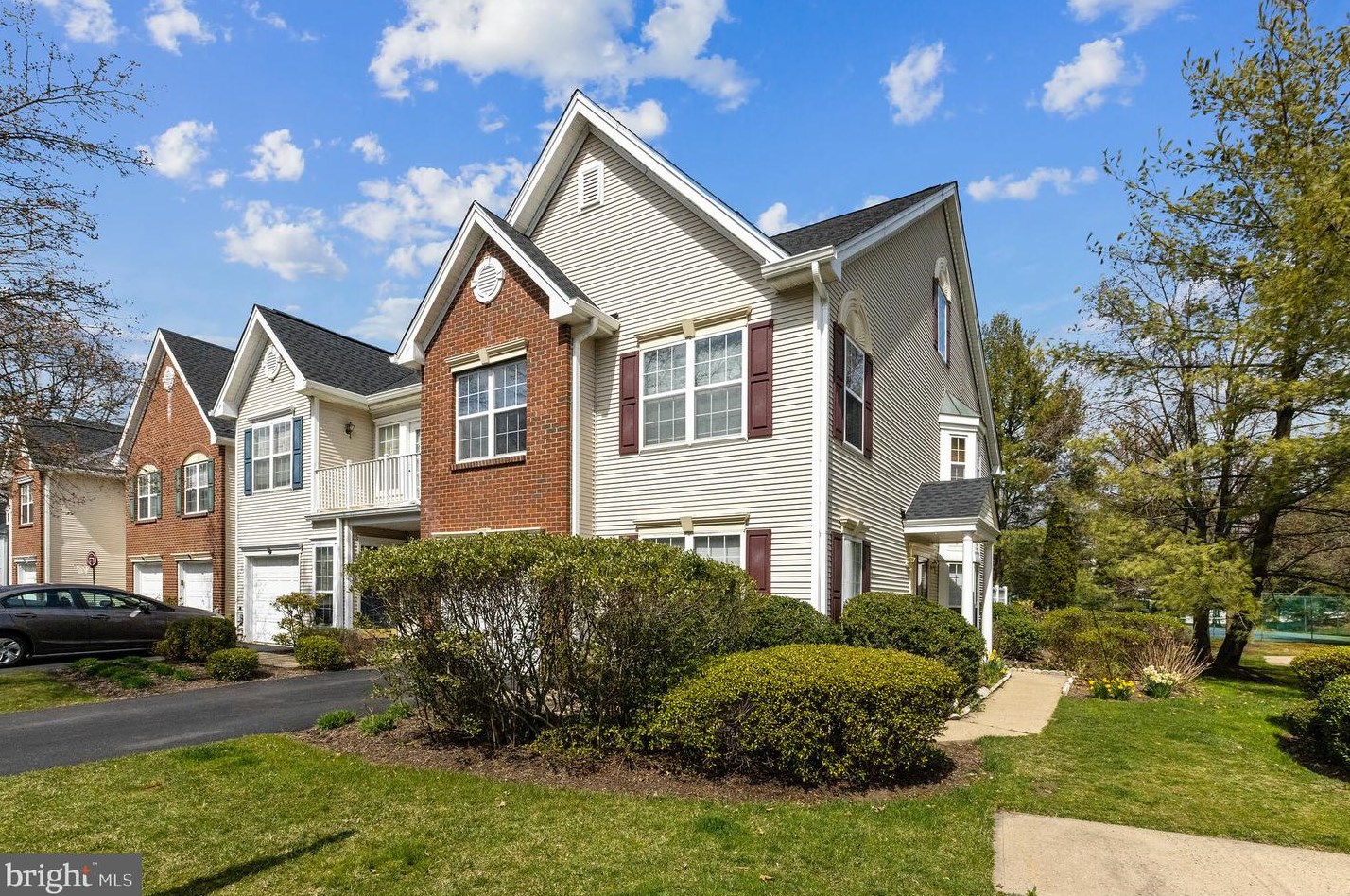 10 Wayne Ct, Plainsboro, NJ 08536