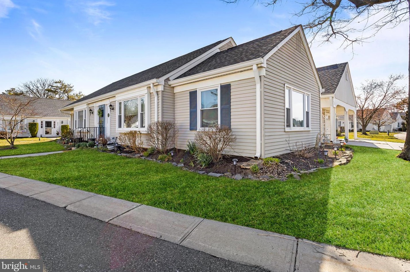 447 New Haven Way, Monroe Twp, NJ 08831-1846