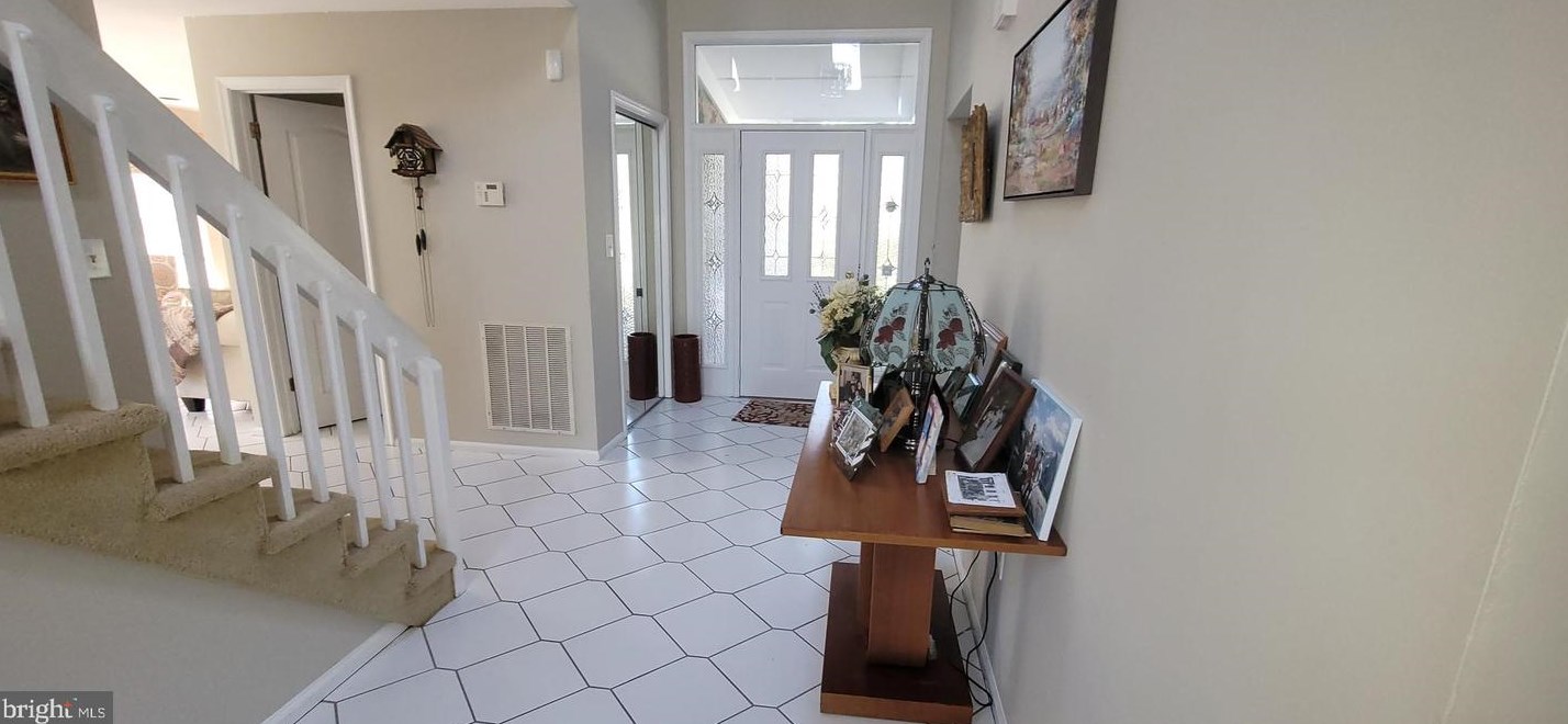 2 Bellflower Ct, Princeton, NJ 08540