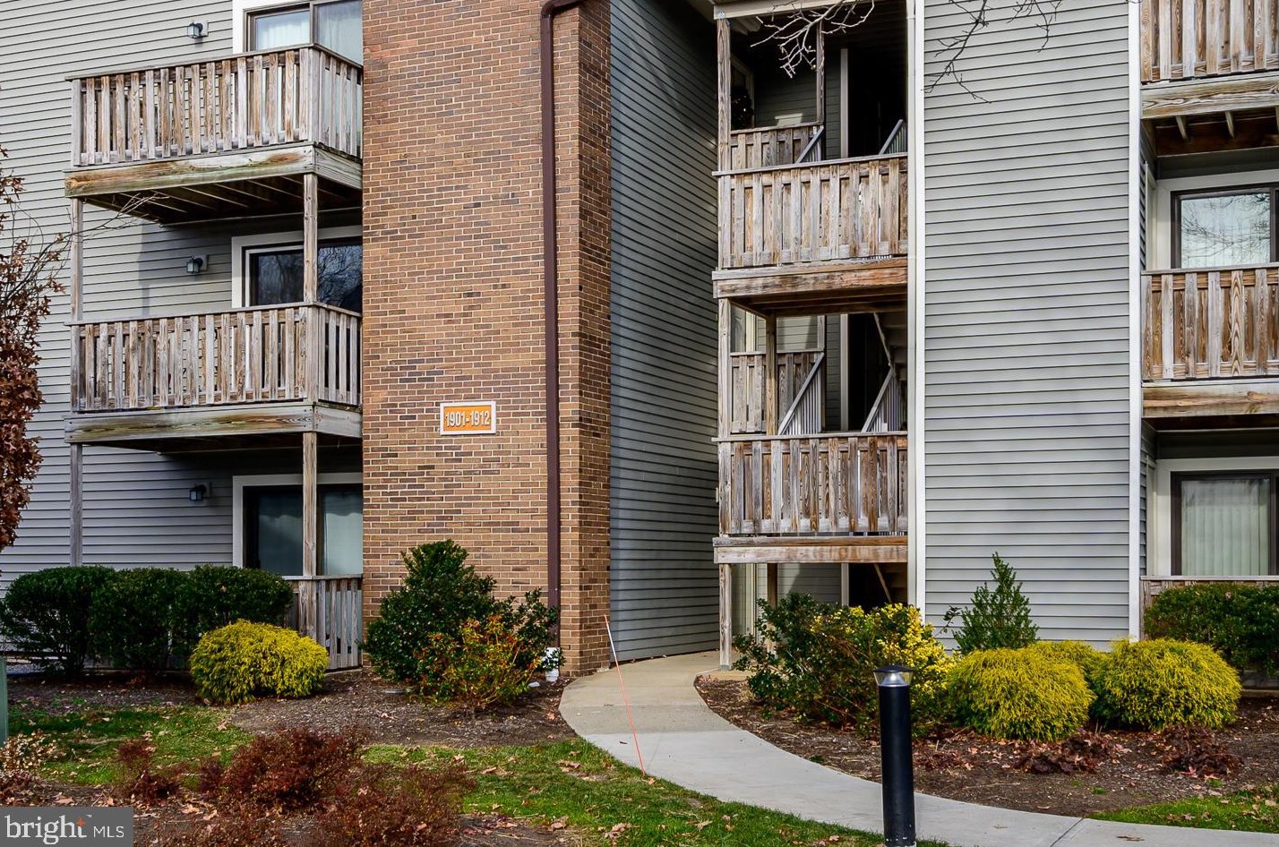 1912 Ravens Crest Dr E, Plainsboro, NJ 08536