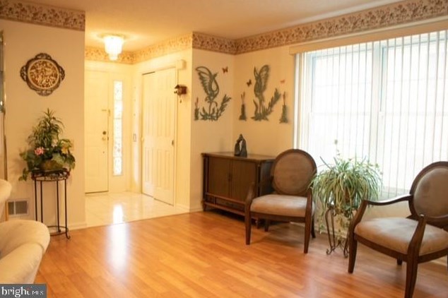 292 Waxwing Dr, Monroe Twp, NJ 08831-5533