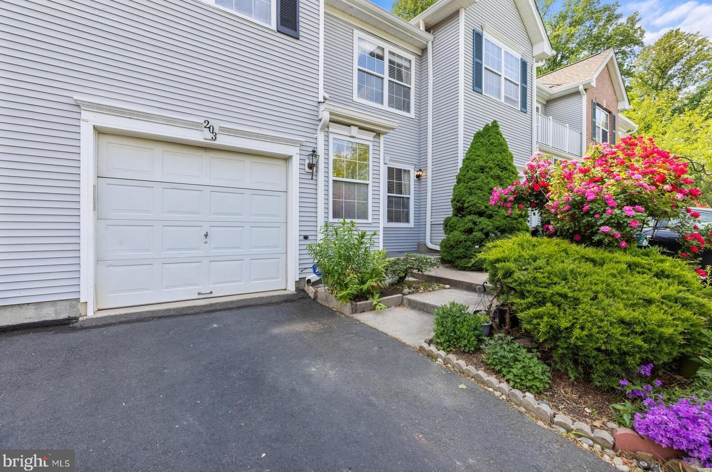203 Wellington Park Dr, Princeton, NJ 08540