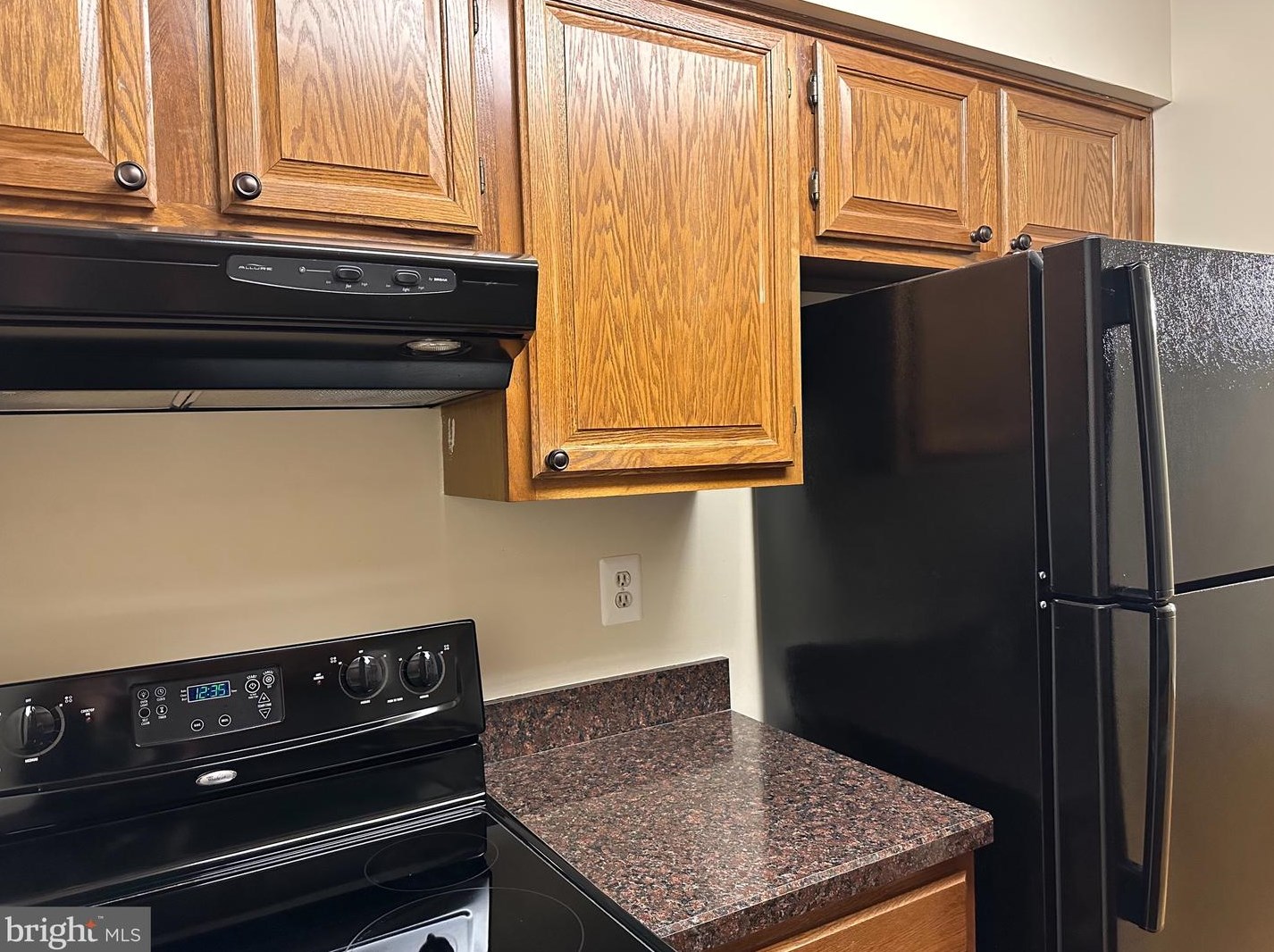 5024 Ravens Crest Dr, Plainsboro, NJ 08536